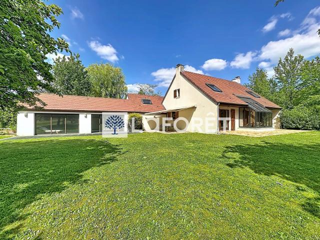Propriété de caractère dans un cadre naturel privilégié 162m² Feucherolles