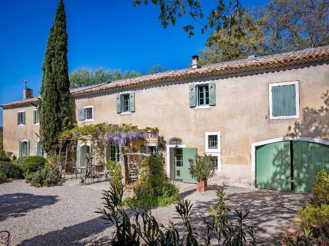 Propriété de caractère dans un environnement superbe en Vaucluse