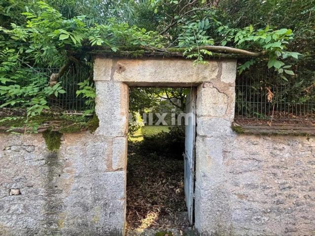 Propriété de caractère de 268 m² avec tour médiévale