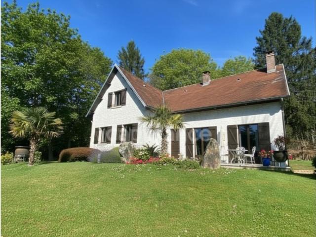Propriété de caractère en lisière de forêt – 185 m² habitables sur 2 100 m² de terrain