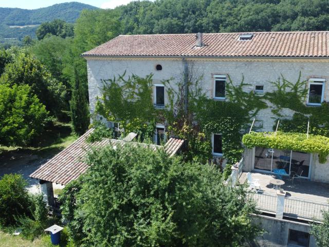 Propriété de caractère en Pierre 376m2
