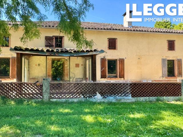 Propriété de caractère sur 2,2 ha avec étang, grange et terrain constructible
