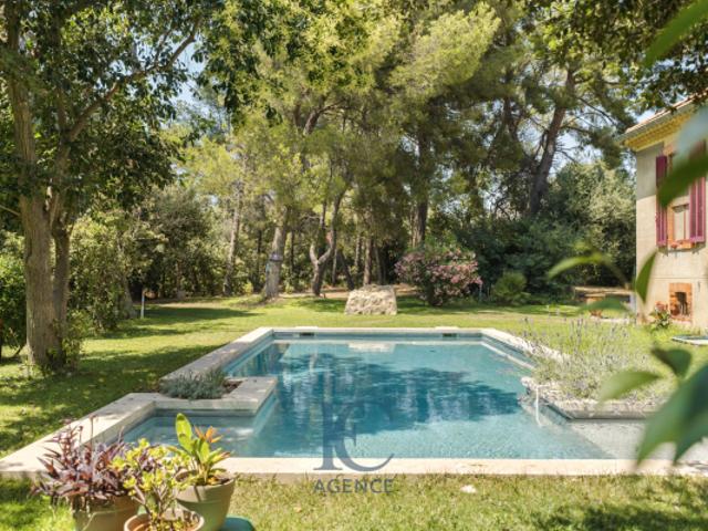Propriété de caractère 225 m2 au calme