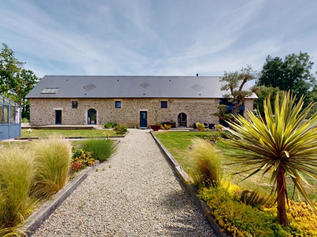 Propriété de caractère 230 m2 à Millières