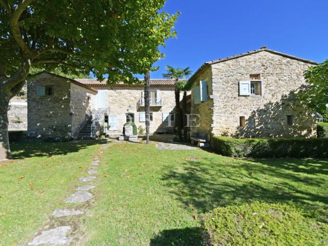 Propriété de charme au cœur d’un vallon du Luberon 180m² Oppède