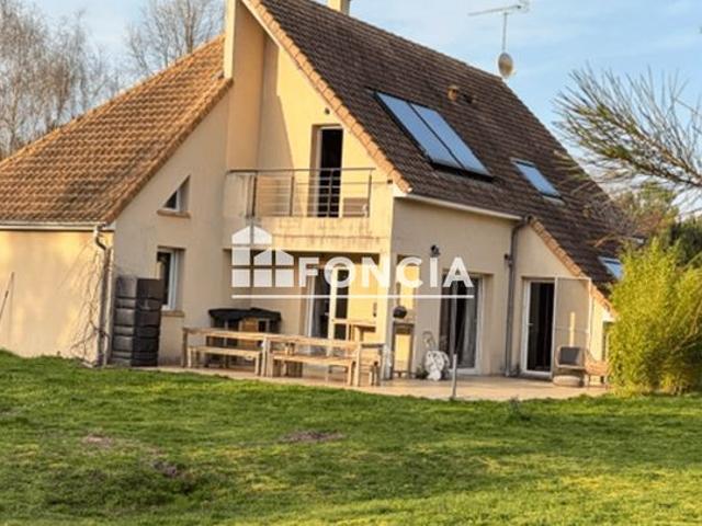 Propriété de charme au cœur d’un parc boisé d'environ 4 000 m²