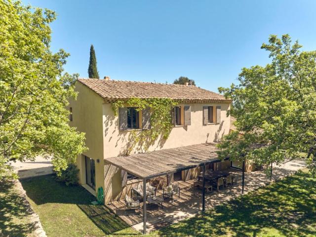 Propriété confidentielle au cœur de la nature entre Aix en Provence et Lourmarin