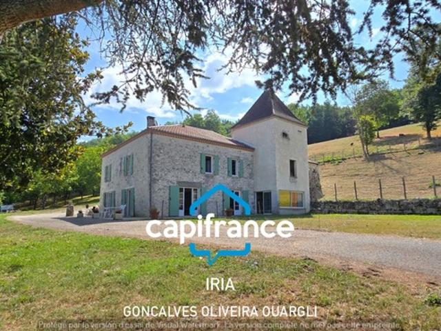 Propriété de charme au coeur de la nature à vendre 6 pièces et 124763m² de PUJOLS 47