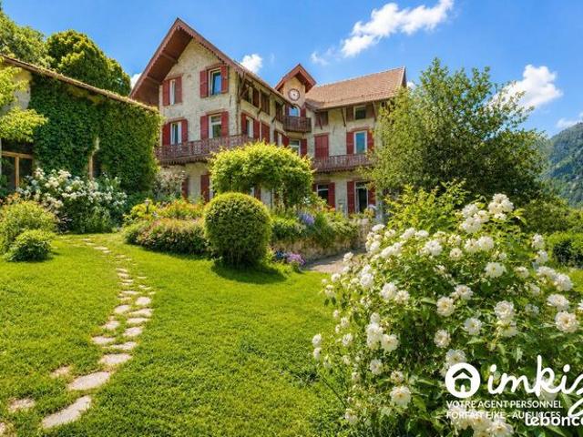 PROPRIETE de CHARME avec CHAMBRES D'HOTES