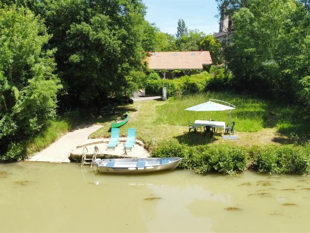 Propriété de charme avec accès privé à la Baïse à deux pas d. 143m² Nérac