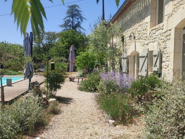 Propriété de charme avec gîte et chambres d'hôtes 300m² Esclauzels
