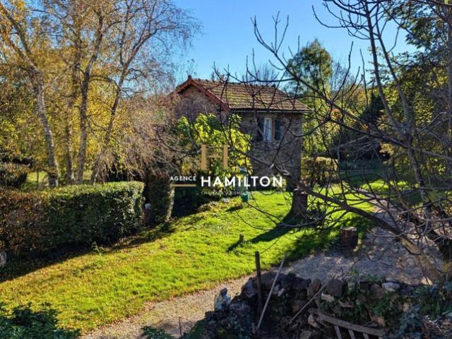 PROPRIETE DE CHARME AVEC GRANGE ET GITE PROCHE LAGUEPIE
