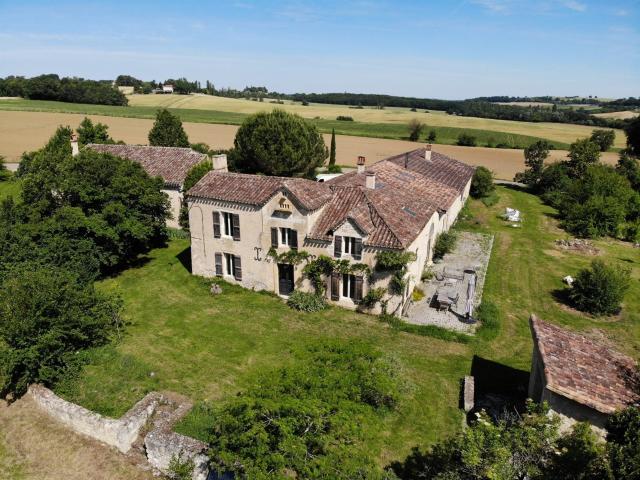 Propriété de Charme avec Lac, Dépendances et Maison d'Amis 430m² Condom