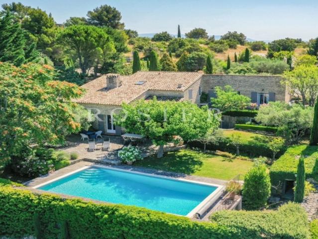 Propriété de charme avec piscine à vendre à Gordes à pied du village