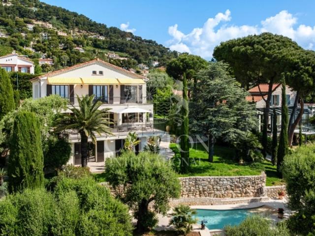 Propriété de charme avec vue mer panoramique et cadre privilégié proche Monaco