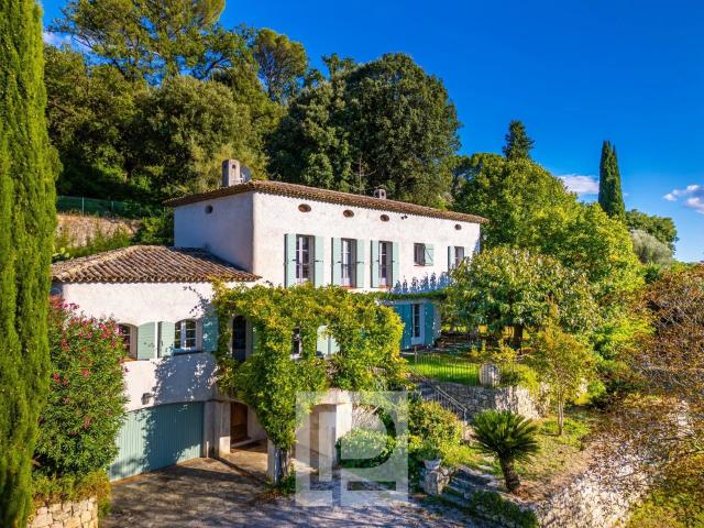 Propriété de charme avec vue panoramique 220m² Mougins