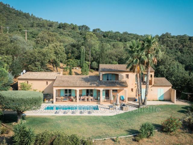 Propriété de charme avec vue panoramique ? 2,1 hectares ? Pi. 174m² La Garde Freinet