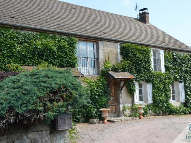 Propriété de charme comprenant 2 habitations avec dépendance