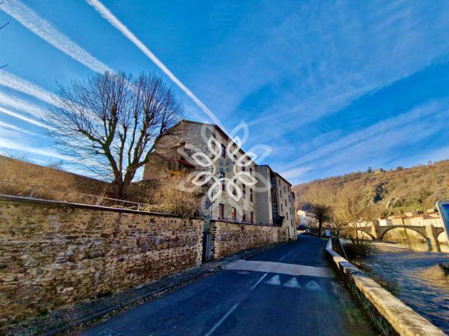 Propriété de charme dans l'un des Plus Beaux Villages de Fra