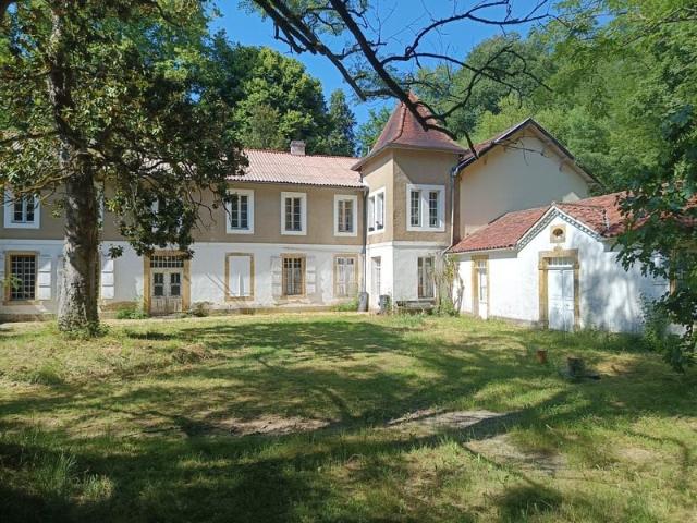 Propriete De Charme De 26 Pieces Sur Un Terrain De 15000 M² 1000m² Aire sur l'Adour