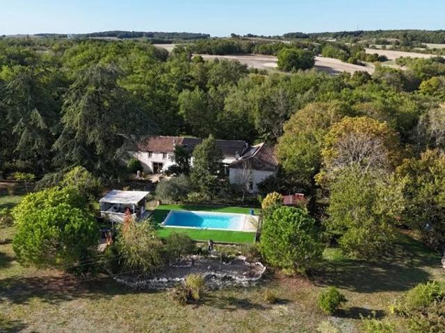 PROPRIETE DE CHARME DE 339M² HAB AU CALME PROCHE ISSIGEAC ET EYM