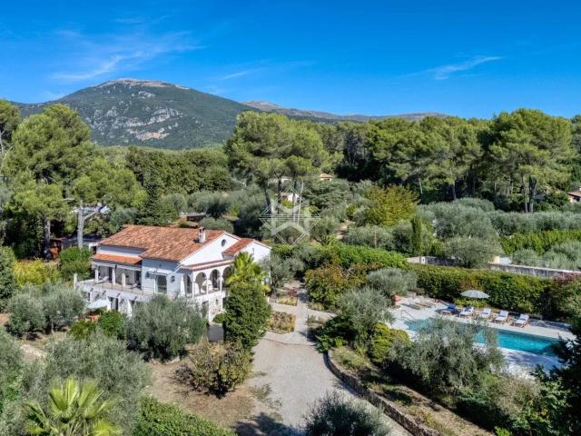 Propriété de charme, proche Valbonne 407m² Roquefort les Pins