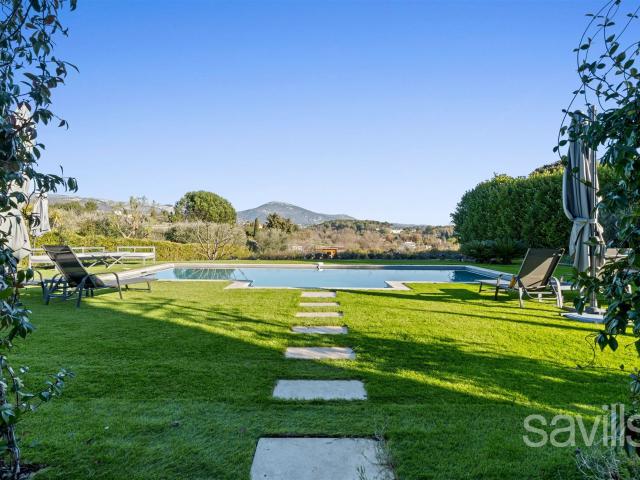 Propriété de charme proche village 313m² Valbonne