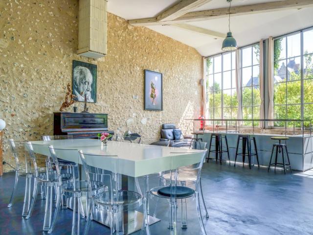 Propriété de charme rénovée avec orangerie et piscine – 20 min de Tours