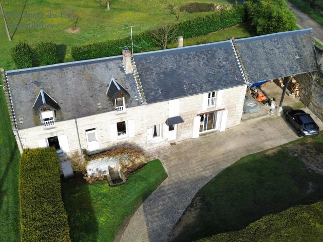 Propriété de belle construction habitable de suite dans un environnement calme et proche de la nature