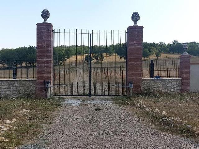 Propriété de grand standing sur 17h de prairie et bois avec. 265m² Cordes sur Ciel