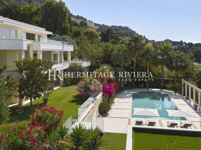 Propriété de deux villas modernes Vue mer Piscine Près d.