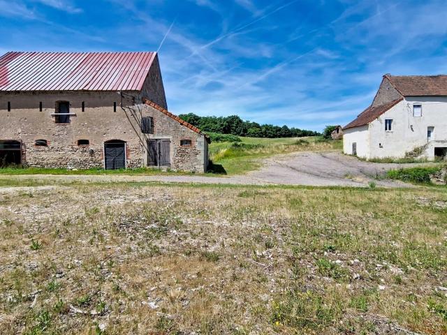 Propriété de près de 2 hectares proche du Creusot Tgv 140m² Essertenne