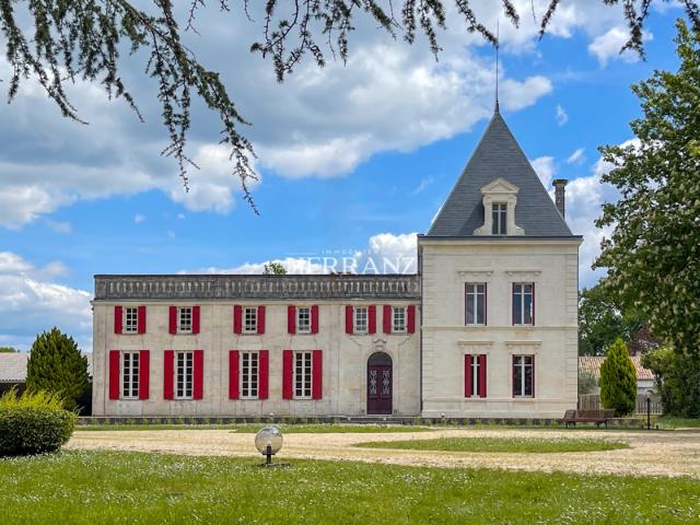 Propriété de prestige avec dépendance, parc arboré et piscin