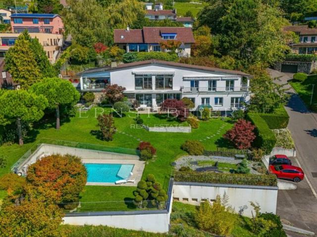 Propriété de prestige avec jardin paysager, piscine et panorama sur le Léman