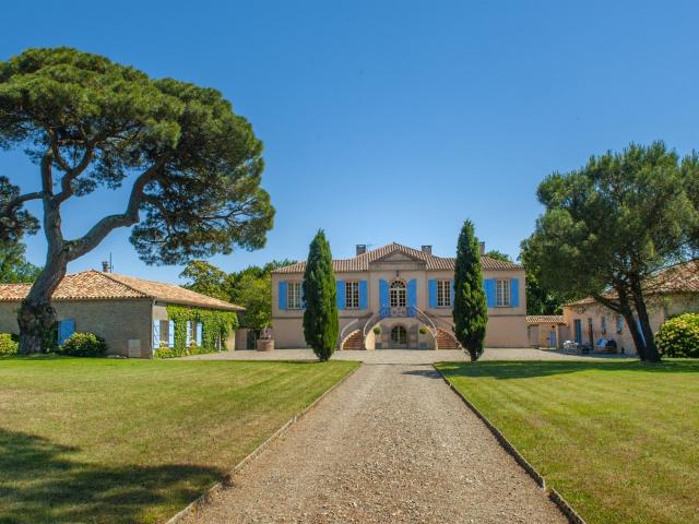 Propriété de Prestige avec Manoir, Lac et Bois 655m² Beaumont de Lomagne