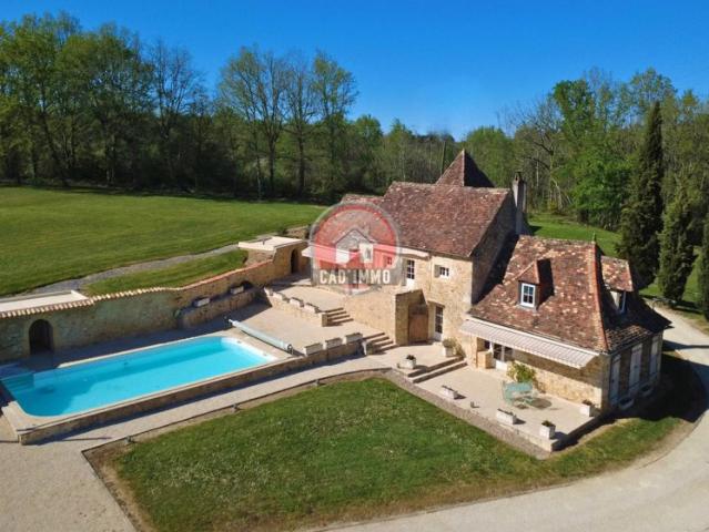 PROPRIETE DE PRESTIGE LAMONZIE MONTASTRUC 7 pièce s 250 m2