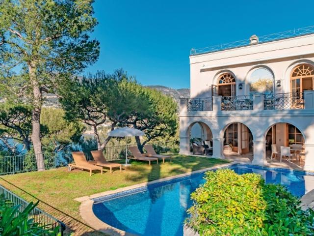 PROPRIÉTÉ DE PRESTIGE SUR LE CAP FERRAT