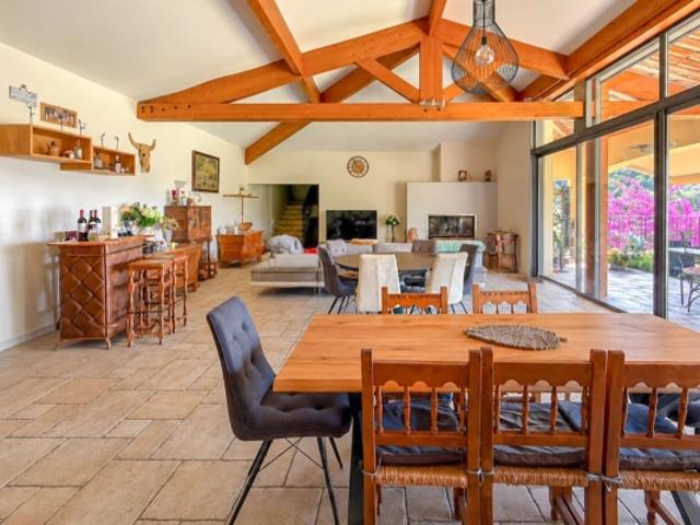 PROPRIÉTÉ DE PRESTIGE SUR 19 772 M² DE NATURE