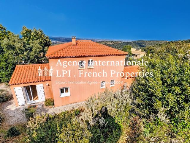 Propriété de type Bastide 4 faces Terrain arboré 2234 M². 117m² Le Boulou