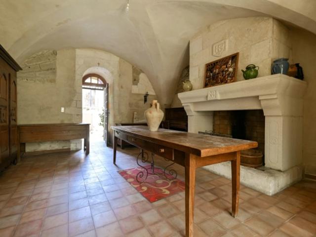 Propriété de village de 276 m², cour, terrasse, garage