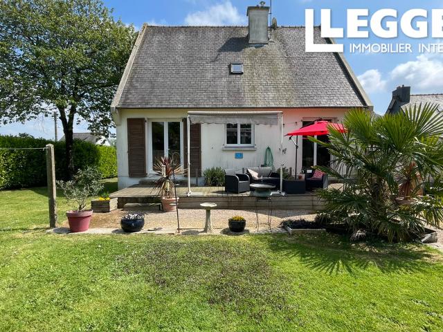Propriété de village indépendante de 3 chambres avec de beaux jardins