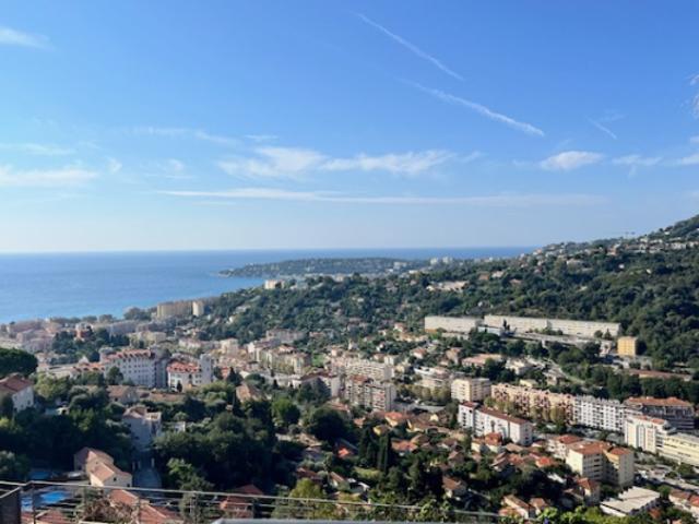 PROPRIETE DU 19E SIECLE RENOVEE SUR COLLINE MENTONNAISE