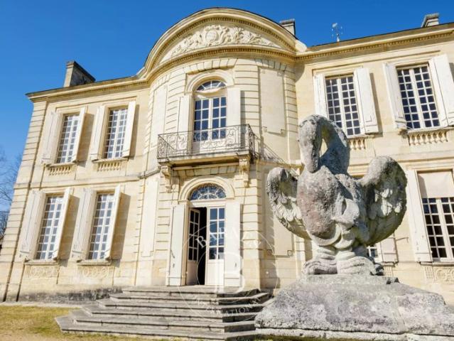 Propriété du XVIIIème Mérignac Parc 7.6 ha Etang Piscine Tennis