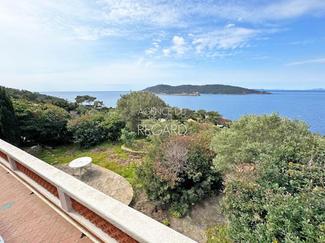 Propriété en bord de mer