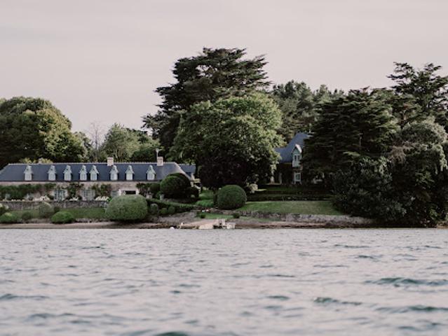Propriété en bord de mer avec jardin