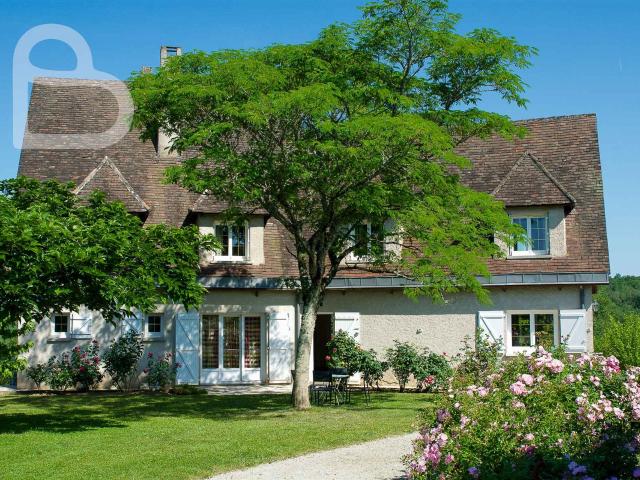 Propriété en position dominante avec gîte vue panoramique 303m² Saint Denis Catus