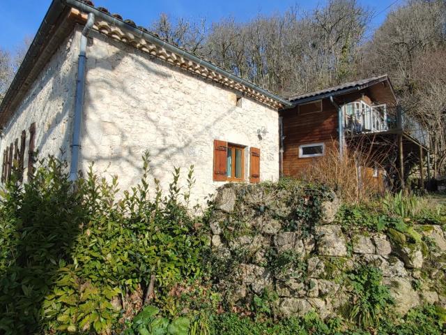 Maison en pierre avec chalet indépendant, sauna et terrain d. 180m² Montaigu de Quercy
