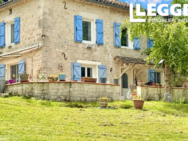 Propriété en pierre du Quercy Blanc avec gîtes, studios, piscine, spa, proche commodités