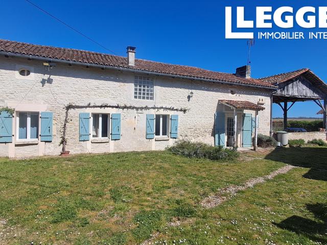 Propriété en pierre de caractère avec maison d'amis, granges et piscine au cœur de la Dordogne