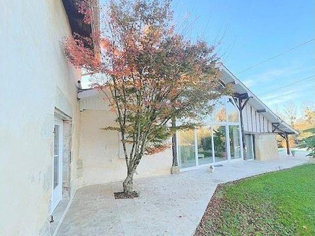 Propriété en pierre +dépendance sur 4 hectares 800 ha sud gi. 222m² Bazas